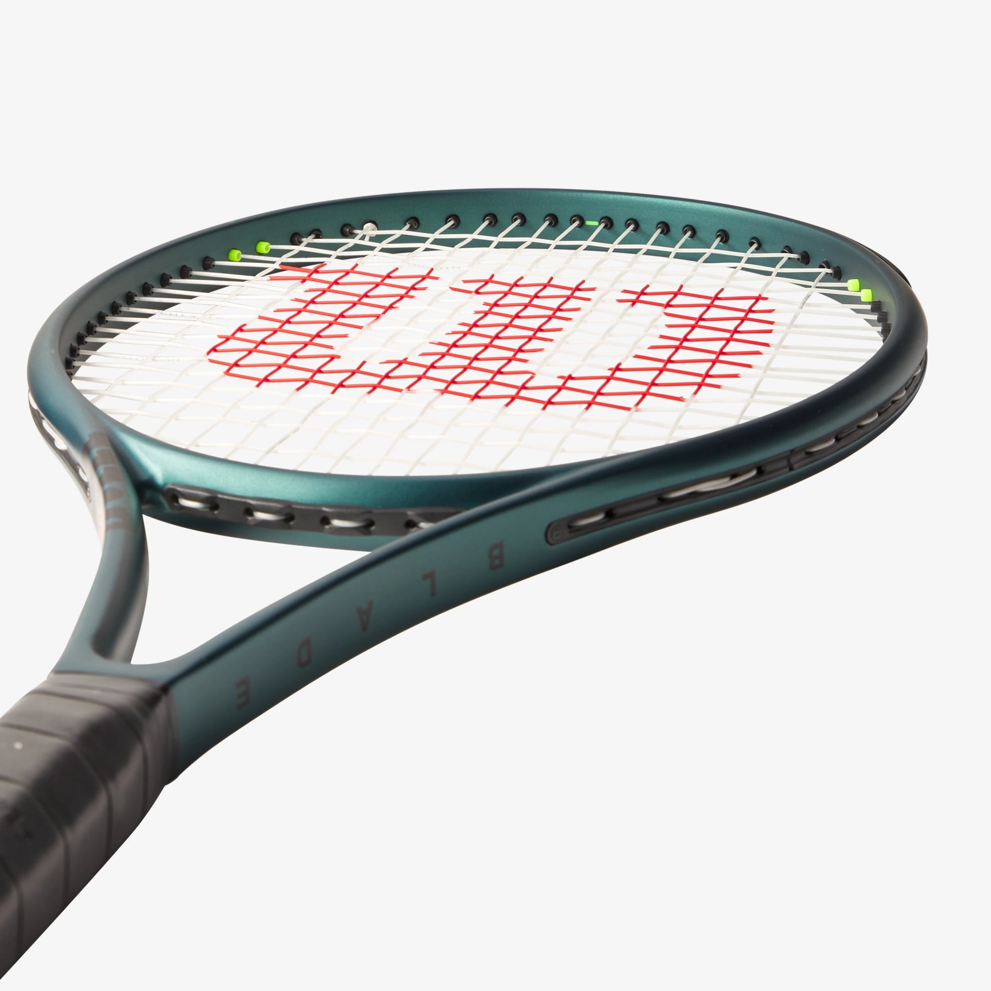 2024 Wilson BLADE 100L V9 Tennis Racket